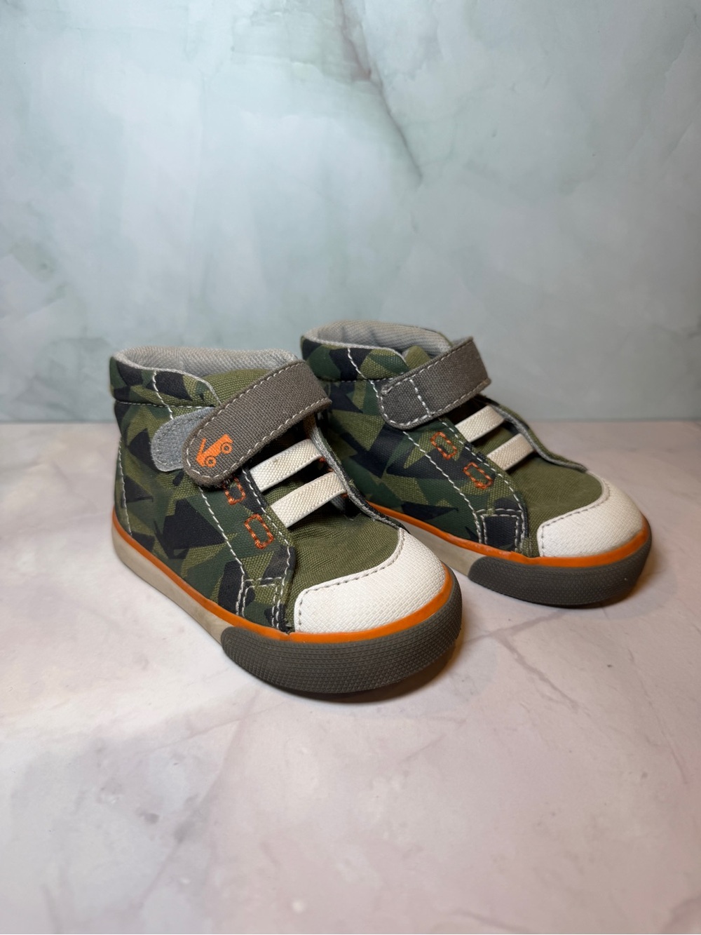 See Kai Run Toddler Camo High Top Sneakers Size 5
